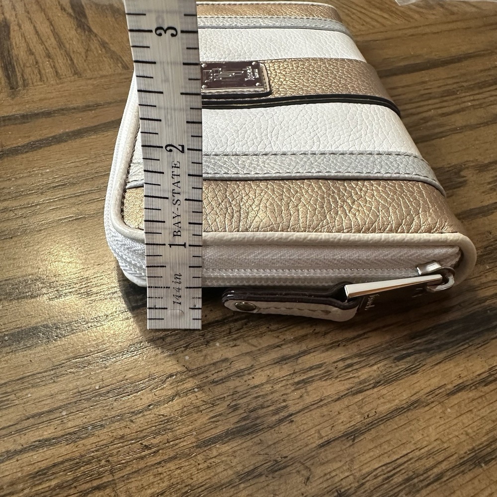 Tignanello Zip Around Wallet Rose Gold Silver Metallic White Leather Cards *READ - Picture 16 of 16